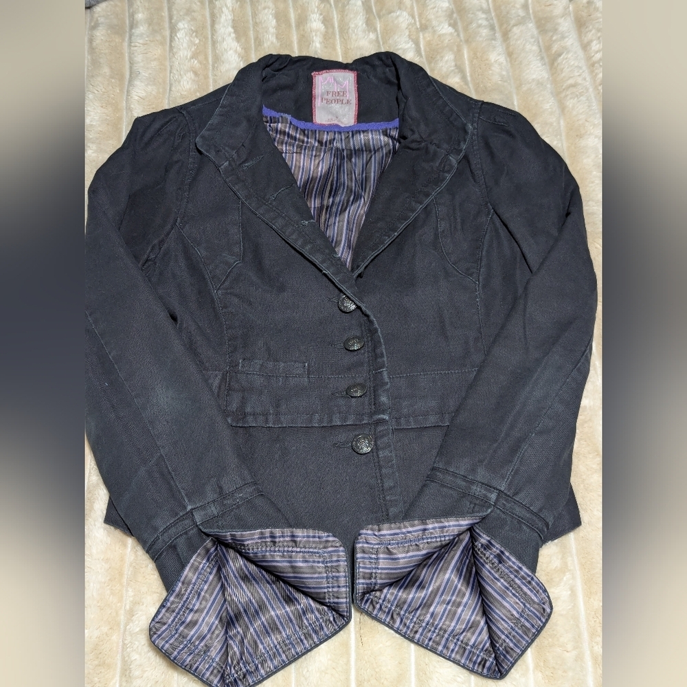 Free People Women's Faded Black Denim Blazer Back Ruffle Hem Size 8